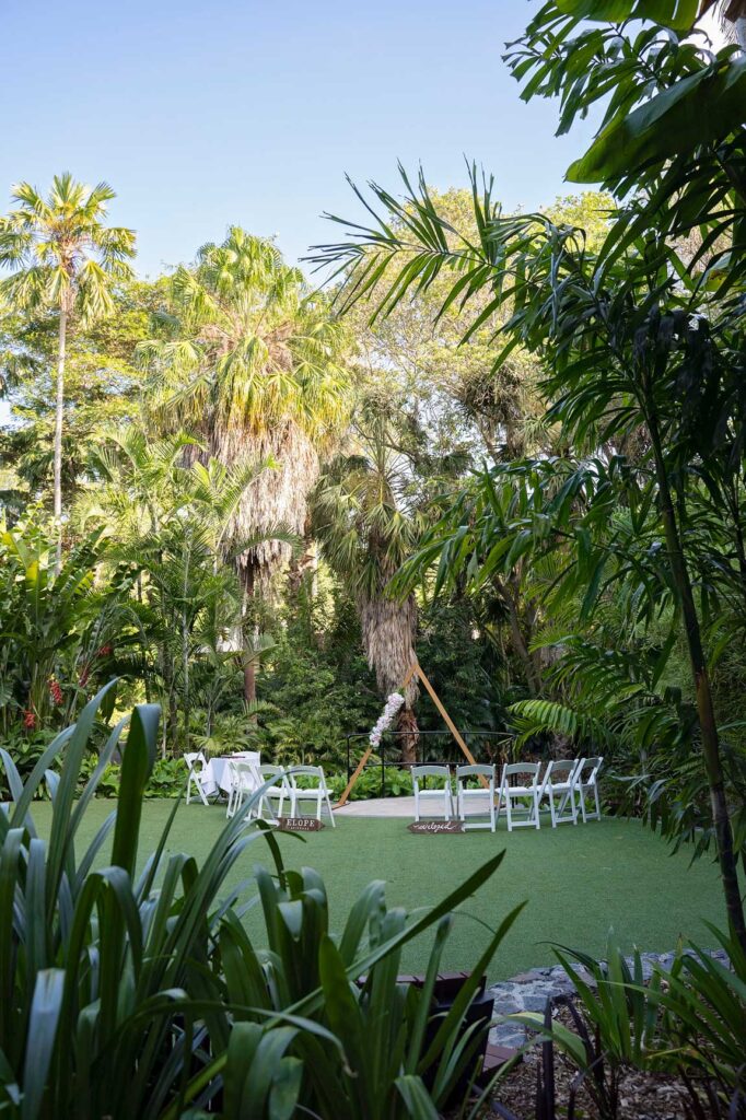brisbane botanical garden wedding palm tree lawn wheelchair friendly wedding venue with Elope brisbane