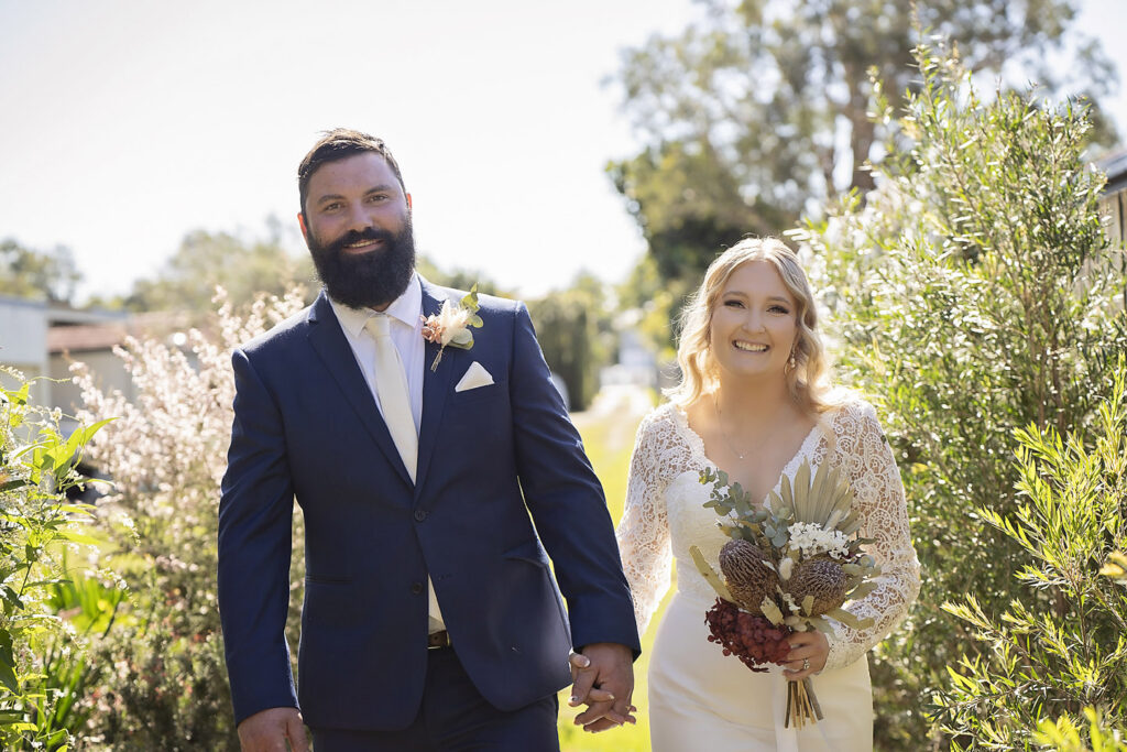 backyard weddings that are beautiful with elope brisbane helping to plan it for you