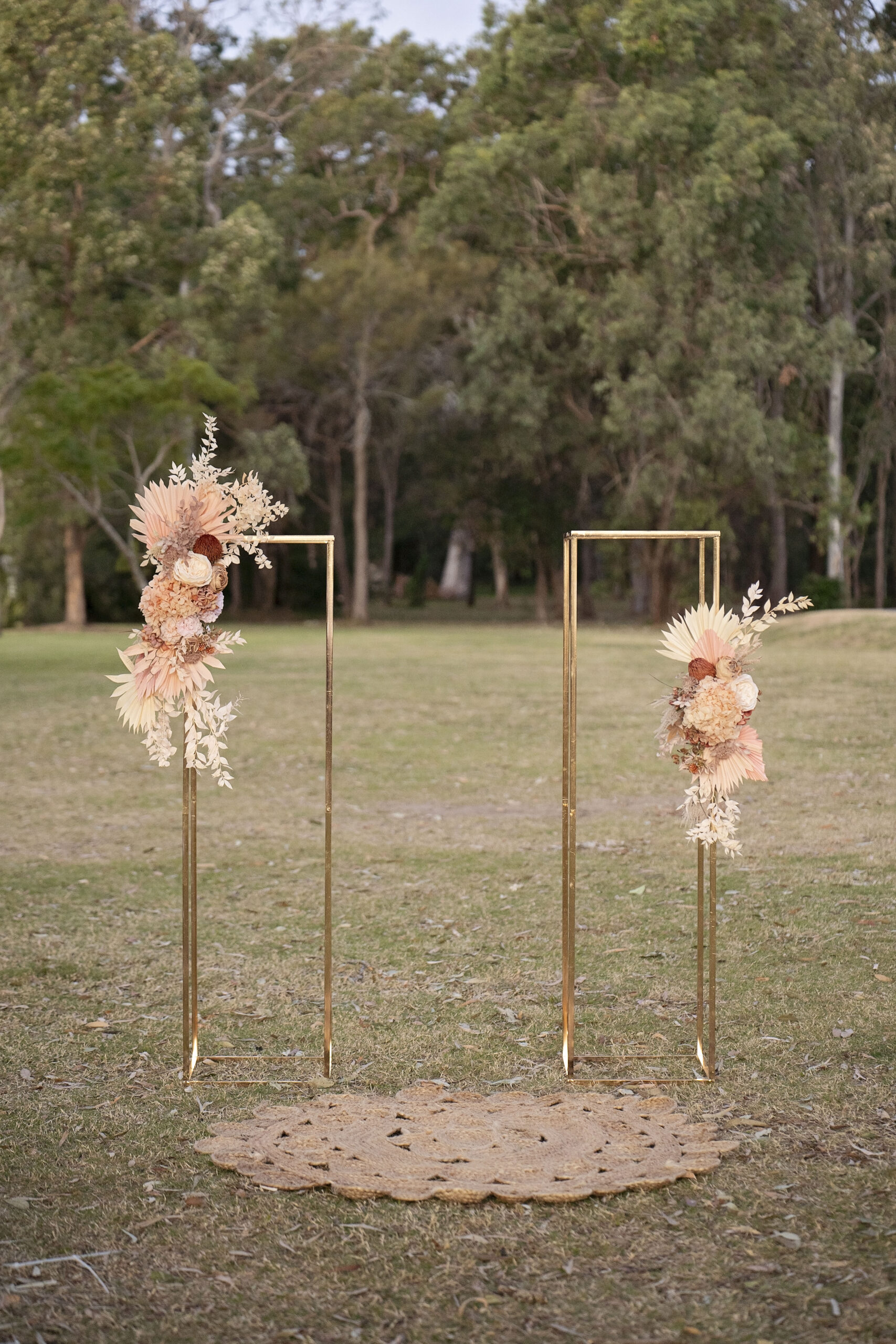 Gold flower stands