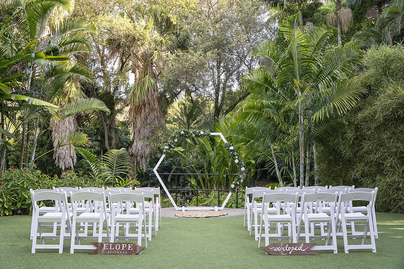 affordable all inclusive micro wedding package with elope brisbane